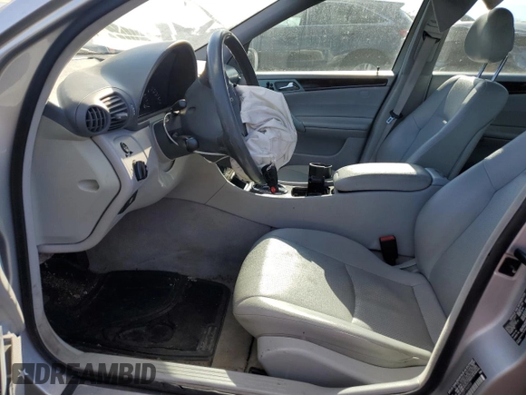 2002 Mercedes-Benz C 230/260/280/320 with VIN WDBRF64J02F194555, listed as a Copart auction lot 42923725 with 140,312 mi miles and Salvage Title. Bid and sale history available at DreamBid. Image 7.