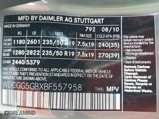 2011 Mercedes-Benz GLK-Class GLK 350 with VIN WDCGG5GBXBF557958, listed as a IAAI auction lot 41896191 with 129,257 mi miles. Bid and sale history available at carsss.com. Image 9.