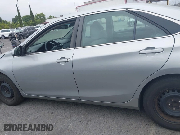 2015 Toyota Camry XLE z VIN 4T1BF1FK6FU953511, wystawiony jako IAAI lot #42377050 z przebiegiem 160 781 mil mil oraz . Historia ofert i sprzedaży dostępna na DreamBid. Obrazek 14.