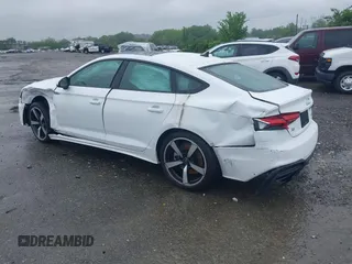 2025 Audi A5 Sportback S line Prestige z VIN WAUEACF58SA012978, wystawiony jako IAAI lot #42264243 z przebiegiem 1461 mil mil oraz . Historia ofert i sprzedaży dostępna na DreamBid. Obrazek 3.