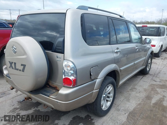 2005 Suzuki XL-7 LX with VIN JS3TX92V954108706, listed as a IAAI auction lot 42040623 with 217,837 mi miles. Bid and sale history available at carsss.com. Image 4.