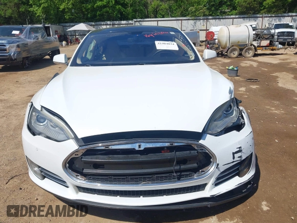 2013 Tesla Model S z VIN 5YJSA1CN6DFP21076, wystawiony jako IAAI lot #41984834 z przebiegiem 154 662 mil mil oraz . Historia ofert i sprzedaży dostępna na DreamBid. Obrazek 12.