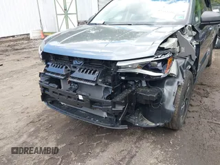 2025 Volkswagen Taos z VIN 3VV5C7B23SM012634, wystawiony jako IAAI lot #42342616 z przebiegiem 4381 mil mil oraz . Historia ofert i sprzedaży dostępna na DreamBid. Obrazek 6.