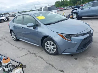 2022 Toyota Corolla LE with VIN JTDEPMAE0N3002968, listed as a IAAI auction lot 41964613 with 33,152 mi miles. Bid and sale history available at carsss.com. Image 1.