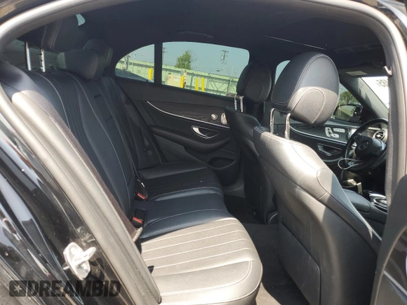 2017 Mercedes-Benz E 300 Luxury z VIN WDDZF4KB1HA184565, wystawiony jako Copart lot #57886485 z przebiegiem 155 307 mil mil oraz Czysty tytuł • Clean title. Historia ofert i sprzedaży dostępna na DreamBid. Obrazek 10.