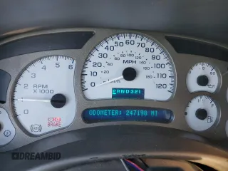 2005 GMC Sierra Denali z VIN 2GTEK63N551188181, wystawiony jako Copart lot #43548845 z przebiegiem 2 417 198 mil mil oraz Szkody całkowita. Historia ofert i sprzedaży dostępna na DreamBid. Obrazek 9.