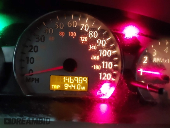 2007 Saturn ION ION 3 z VIN 1G8AL55F87Z126631, wystawiony jako IAAI lot #41270065 z przebiegiem 146 989 mil mil oraz . Historia ofert i sprzedaży dostępna na DreamBid. Obrazek 16.