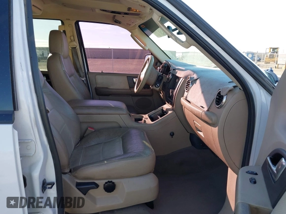 2003 Ford Expedition Eddie Bauer with VIN 1FMFU17L63LB20341, listed as a IAAI auction lot 41656630 with 169,488 mi miles. Bid and sale history available at carsss.com. Image 5.