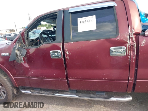 2005 Ford F-150 XLT z VIN 1FTPW12545FB51424, wystawiony jako IAAI lot #42651343 z przebiegiem 231 555 mil mil oraz . Historia ofert i sprzedaży dostępna na DreamBid. Obrazek 14.