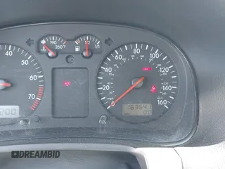 2004 Volkswagen GTI 1.8T z VIN 9BWDE61JX44002081, wystawiony jako IAAI lot #42342072 z przebiegiem 163 641 mil mil oraz . Historia ofert i sprzedaży dostępna na DreamBid. Obrazek 7.