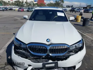 2020 BMW 3 Series 330i with VIN 3MW5R1J02L8B31552, listed as a IAAI auction lot 41760488 with 32,918 mi miles. Bid and sale history available at carsss.com. Image 12.