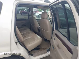 2005 Ford Explorer z VIN 1FMDU75K75ZA57352, wystawiony jako IAAI lot #42134980 z przebiegiem Nie podano mil oraz . Historia ofert i sprzedaży dostępna na DreamBid. Obrazek 8.