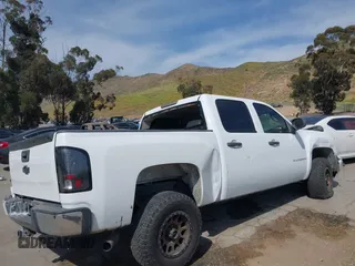 2007 Chevrolet Silverado 1500 1LT with VIN 2GCEC13J471517260, listed as a IAAI auction lot 39369498 with 183,703 mi miles and . Bid and sale history available at DreamBid. Image 4.