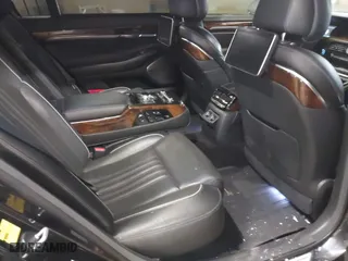 2018 Genesis G90 5.0L Ultimate with VIN KMHG54JH7JU038472, listed as a IAAI auction lot 41300699 with 85,133 mi miles. Bid and sale history available at carsss.com. Image 8.