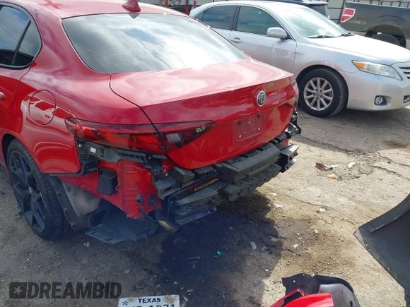 2020 Alfa Romeo Giulia z VIN ZARFAMAN3L7625180, wystawiony jako IAAI lot #41517401 z przebiegiem 43 010 mil mil oraz . Historia ofert i sprzedaży dostępna na DreamBid. Obrazek 6.