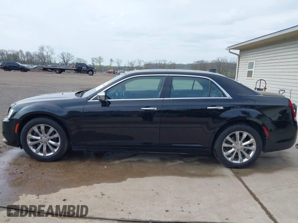 2018 Chrysler 300 Limited with VIN 2C3CCAKG1JH199016, listed as a IAAI auction lot 42065891 with 85,547 mi miles. Bid and sale history available at carsss.com. Image 15.