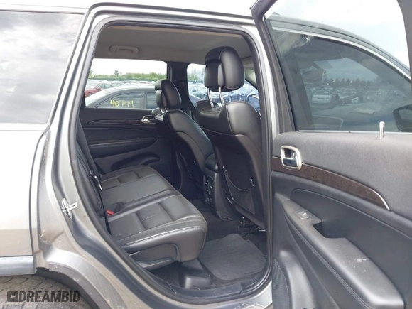 2011 Jeep Grand Cherokee Laredo with VIN 1J4RR4GG3BC718953, listed as a IAAI auction lot 39421353 with 1 mi miles. Bid and sale history available at carsss.com. Image 8.
