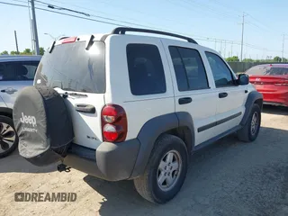 2007 Jeep Liberty Sport z VIN 1J4GL48K27W520995, wystawiony jako IAAI lot #41989786 z przebiegiem 145 845 mil mil oraz . Historia ofert i sprzedaży dostępna na DreamBid. Obrazek 4.