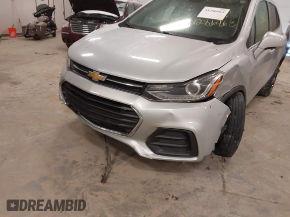 2019 Chevrolet Trax LT with VIN 3GNCJLSB3KL280097, listed as a IAAI auction lot 41286963 with Not Provided miles and . Bid and sale history available at carsss.com. Image 6.