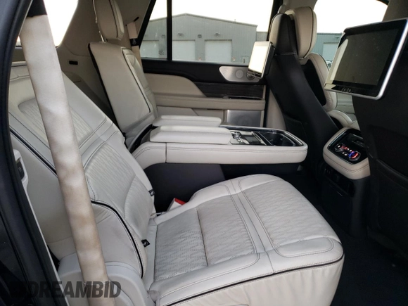 2020 Lincoln Navigator Black Label z VIN 5LMJJ3TTXLEL07264, wystawiony jako Copart lot #85087844 z przebiegiem 55 109 mil mil oraz Szkoda całkowita • Salvage title. Historia ofert i sprzedaży dostępna na DreamBid. Obrazek 11.