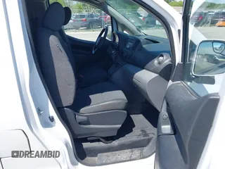 2017 Chevrolet City Express Cargo LT z VIN 3N63M0ZN1HK701924, wystawiony jako IAAI lot #42337663 z przebiegiem 211 535 mil mil oraz . Historia ofert i sprzedaży dostępna na DreamBid. Obrazek 5.
