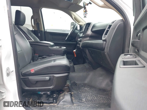 2020 Ram 2500 Tradesman with VIN 3C6UR4HJ3LG273565, listed as a IAAI auction lot 41572909 with 156,912 mi miles. Bid and sale history available at carsss.com. Image 5.