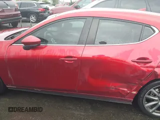 2019 Mazda 3 Preferred z VIN JM1BPAMM2K1135386, wystawiony jako IAAI lot #40367062 z przebiegiem 9 999 mil mil oraz . Historia ofert i sprzedaży dostępna na DreamBid. Obrazek 14.