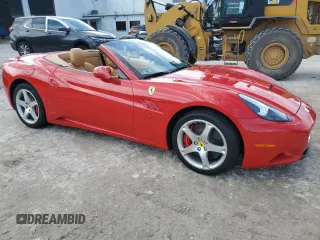2010 Ferrari California z VIN ZFF65LJA1A0169614, wystawiony jako Copart lot #74346564 z przebiegiem Nie podano mil oraz Szkody całkowita. Historia ofert i sprzedaży dostępna na DreamBid. Obrazek 4.