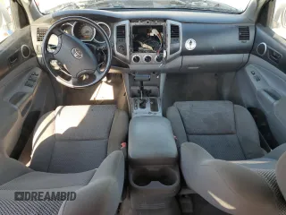 2007 Toyota Tacoma z VIN 5TEMU52N27Z381856, wystawiony jako Copart lot #52943985 z przebiegiem 241 481 mil mil oraz Szkoda całkowita • Salvage title. Historia ofert i sprzedaży dostępna na DreamBid. Obrazek 8.
