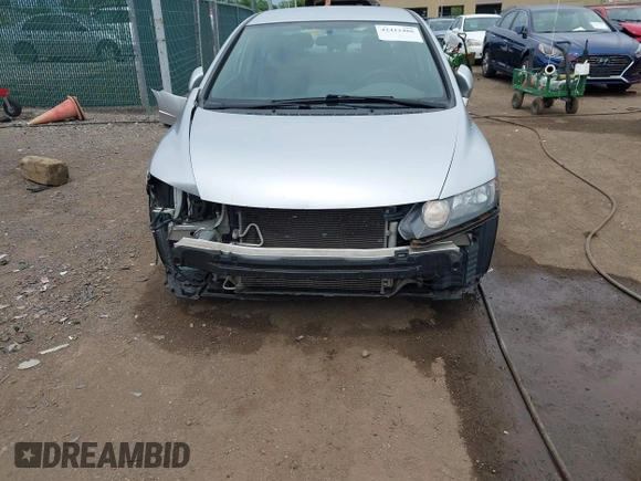 2009 Honda Civic LX z VIN 19XFA16529E038947, wystawiony jako IAAI lot #42412486 z przebiegiem 161 409 mil mil oraz . Historia ofert i sprzedaży dostępna na DreamBid. Obrazek 6.