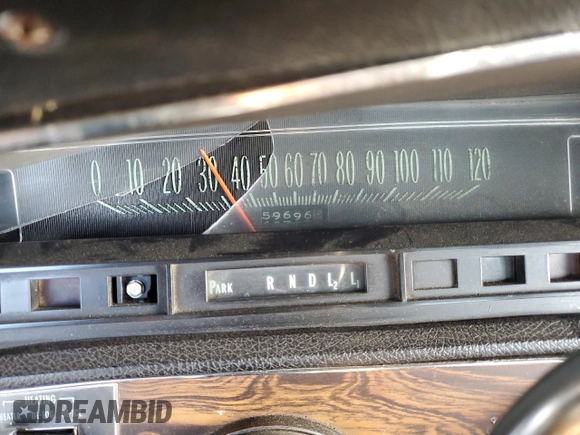 1970 Chevrolet Impala z VIN 164470C153220, wystawiony jako Copart lot #44650155 z przebiegiem 596 966 mil mil oraz Szkoda całkowita • Salvage title. Historia ofert i sprzedaży dostępna na DreamBid. Obrazek 9.
