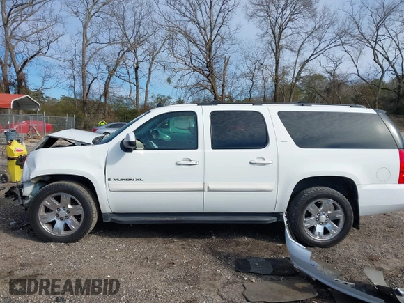 2008 GMC Yukon XL SLT 4SB with VIN 1GKFC16028J198380, listed as a IAAI auction lot 41269100 with 236,999 mi miles and . Bid and sale history available at carsss.com. Image 15.
