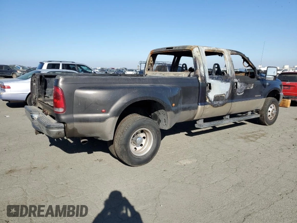 2000 Ford F-350 XL z VIN 1FTWW33F3YED40123, wystawiony jako Copart lot #79572484 z przebiegiem Nie podano mil oraz Nie do naprawy • Non repairable. Historia ofert i sprzedaży dostępna na DreamBid. Obrazek 3.