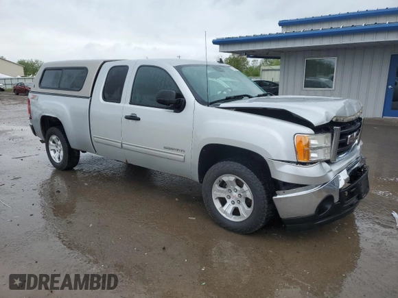 2011 GMC Sierra 1500 SLE z VIN 1GTR2VE38BZ165813, wystawiony jako Copart lot #57884825 z przebiegiem 112 027 mil mil oraz Szkoda całkowita • Salvage title. Historia ofert i sprzedaży dostępna na DreamBid. Obrazek 4.