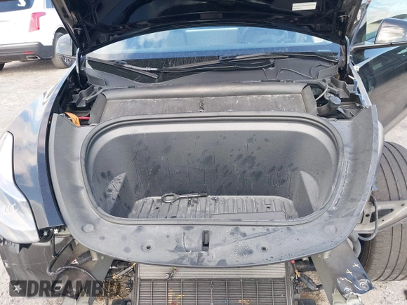 2024 Tesla Model Y Long Range z VIN 7SAYGDEE9RA293261, wystawiony jako IAAI lot #42118735 z przebiegiem 11 454 mil mil oraz . Historia ofert i sprzedaży dostępna na DreamBid. Obrazek 10.