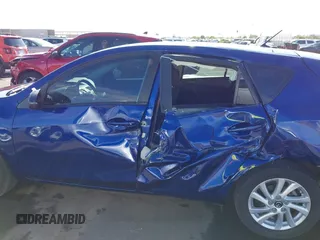 2013 Mazda 3 i Touring z VIN JM1BL1L81D1708796, wystawiony jako IAAI lot #42179958 z przebiegiem 95 467 mil mil oraz . Historia ofert i sprzedaży dostępna na DreamBid. Obrazek 14.