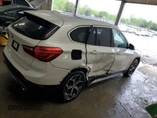 2018 BMW X1 xDrive28i с VIN WBXHT3C32J5K32348, выставлен на аукционе Copart как лот 53489825 с пробегом 61 972 миль миль и Списание • Salvage title. История ставок и продаж доступна на DreamBid. Изображение 3.