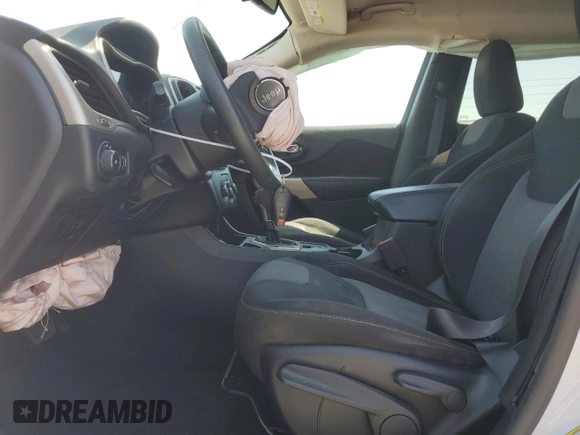 2018 Jeep Cherokee Latitude with VIN 1C4PJLCB6JD587468, listed as a Copart auction lot 52258695 with 136,466 mi miles and Salvage title. Bid and sale history available at DreamBid. Image 7.