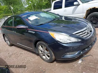 2012 Hyundai Sonata SE z VIN 5NPEC4AC0CH428297, wystawiony jako IAAI lot #42323383 z przebiegiem 174 738 mil mil oraz . Historia ofert i sprzedaży dostępna na DreamBid. Obrazek 1.