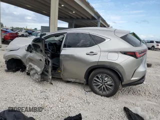2022 Lexus NX with VIN JTJADCAZ1N5004931, listed as a Copart auction lot 41649615 with 24,117 mi miles and Salvage Title. Bid and sale history available at carsss.com. Image 2.