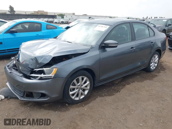2011 Volkswagen Jetta SE z VIN 3VWDZ7AJ9BM325475, wystawiony jako IAAI lot #42746714 z przebiegiem 241 361 mil mil oraz . Historia ofert i sprzedaży dostępna na DreamBid. Obrazek 2.