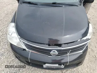 2011 Nissan Versa S z VIN 3N1BC1CP0BL369254, wystawiony jako Copart lot #51347595 z przebiegiem 131 860 mil mil oraz Szkoda całkowita • Salvage title. Historia ofert i sprzedaży dostępna na DreamBid. Obrazek 11.