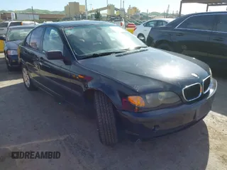 2005 BMW 3 Series 325i with VIN WBAAZ33495KW78734, listed as a IAAI auction lot 41958061 with 191,141 mi miles and . Bid and sale history available at carsss.com. Image 1.