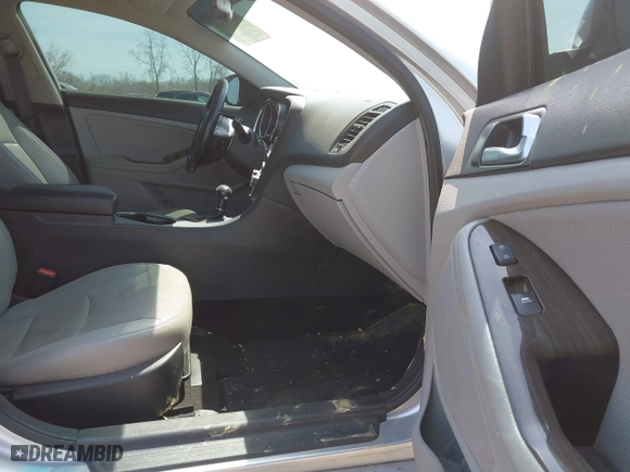 2015 Kia Optima EX with VIN 5XXGN4A7XFG423632, listed as a IAAI auction lot 42046548 with 190,941 mi miles. Bid and sale history available at carsss.com. Image 5.