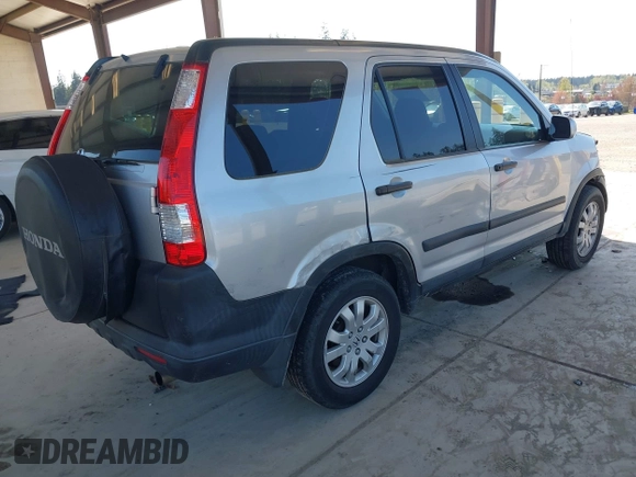 2005 Honda CR-V EX with VIN SHSRD788X5U323021, listed as a IAAI auction lot 42034641 with 154,206 mi miles. Bid and sale history available at carsss.com. Image 4.