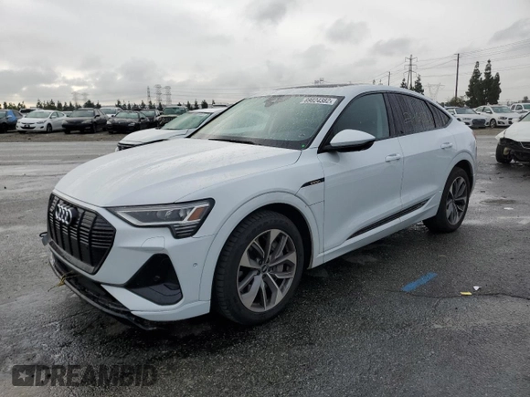 2021 Audi e-tron Sportback Premium Plus z VIN WA12ABGE3MB024414, wystawiony jako Copart lot #69824382 z przebiegiem 24 655 mil mil oraz . Historia ofert i sprzedaży dostępna na DreamBid. Obrazek 1.