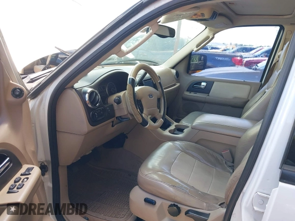 2005 Ford Expedition Eddie Bauer с VIN 1FMFU17585LA69297, выставлен на аукционе IAAI как лот 42465153 с пробегом 271 526 миль миль и . История ставок и продаж доступна на DreamBid. Изображение 12.