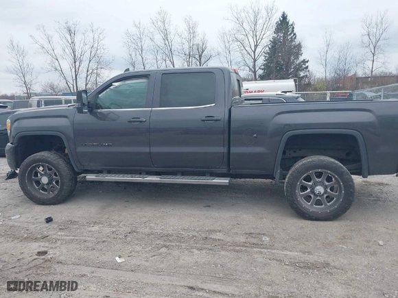 2015 GMC Sierra 2500HD available WiFi Denali with VIN 1GT120E84FF681816, listed as a IAAI auction lot 40967677 with NaN miles. Bid and sale history available at carsss.com. Image 14.