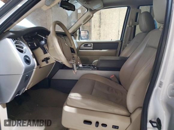2013 Ford Expedition Max XLT with VIN 1FMJK1J57DEF38374, listed as a Copart auction lot 44600925 with 172,541 mi miles and Clean title. Bid and sale history available at DreamBid. Image 7.