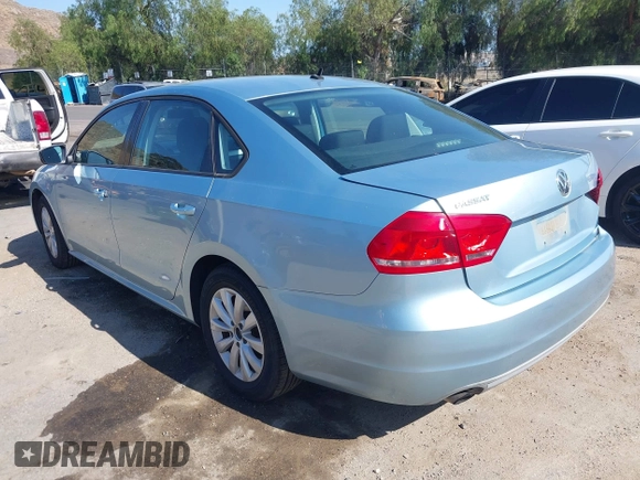 2013 Volkswagen Passat Wolfsburg Edition z VIN 1VWAP7A3XDC057745, wystawiony jako IAAI lot #42403087 z przebiegiem 40 312 mil mil oraz . Historia ofert i sprzedaży dostępna na DreamBid. Obrazek 3.
